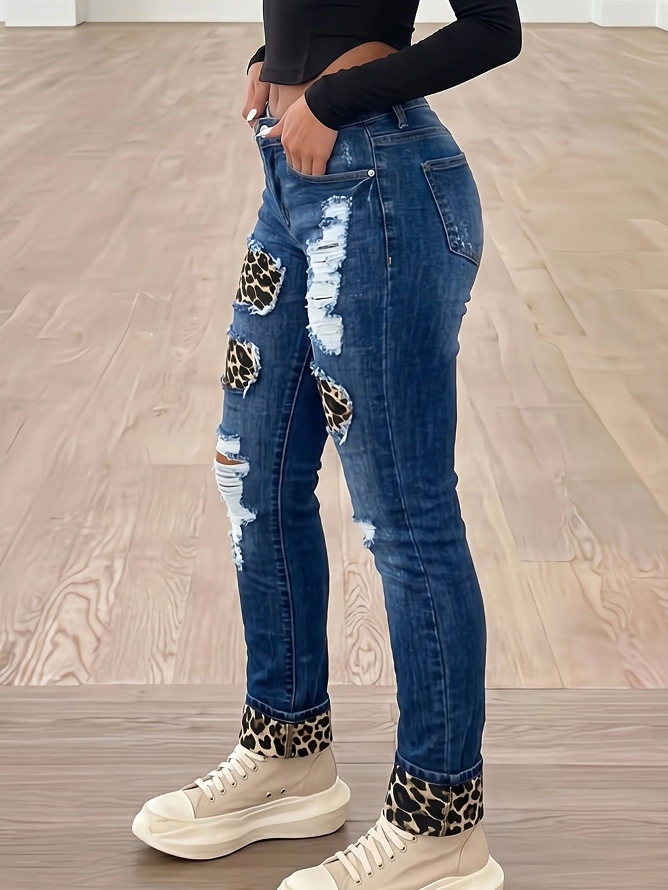 Women's Skinny Jeans - Blue Dark Wash Distressed detail view