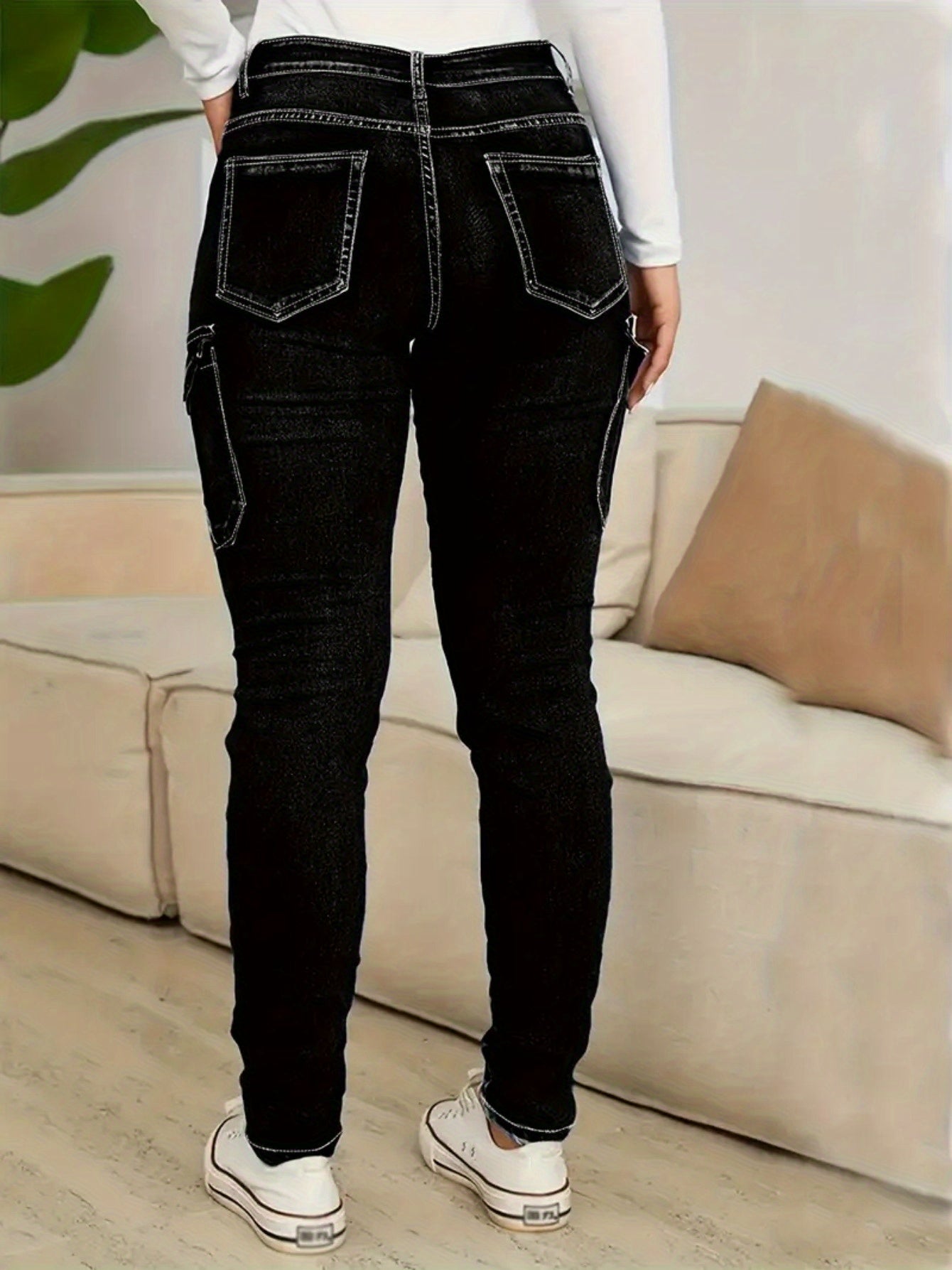 Women's Skinny Jeans - Blue Pocket Detail Stretch detail view