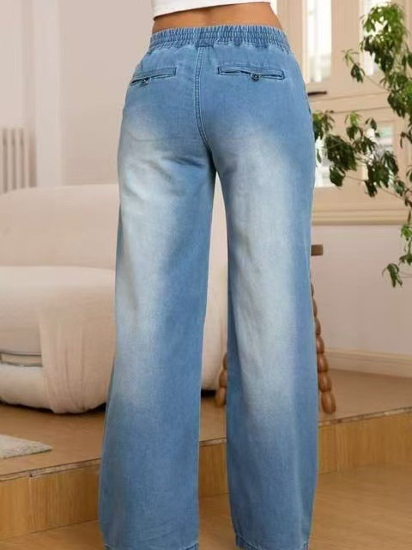 Women's Skinny Jeans - Light Blue detail view