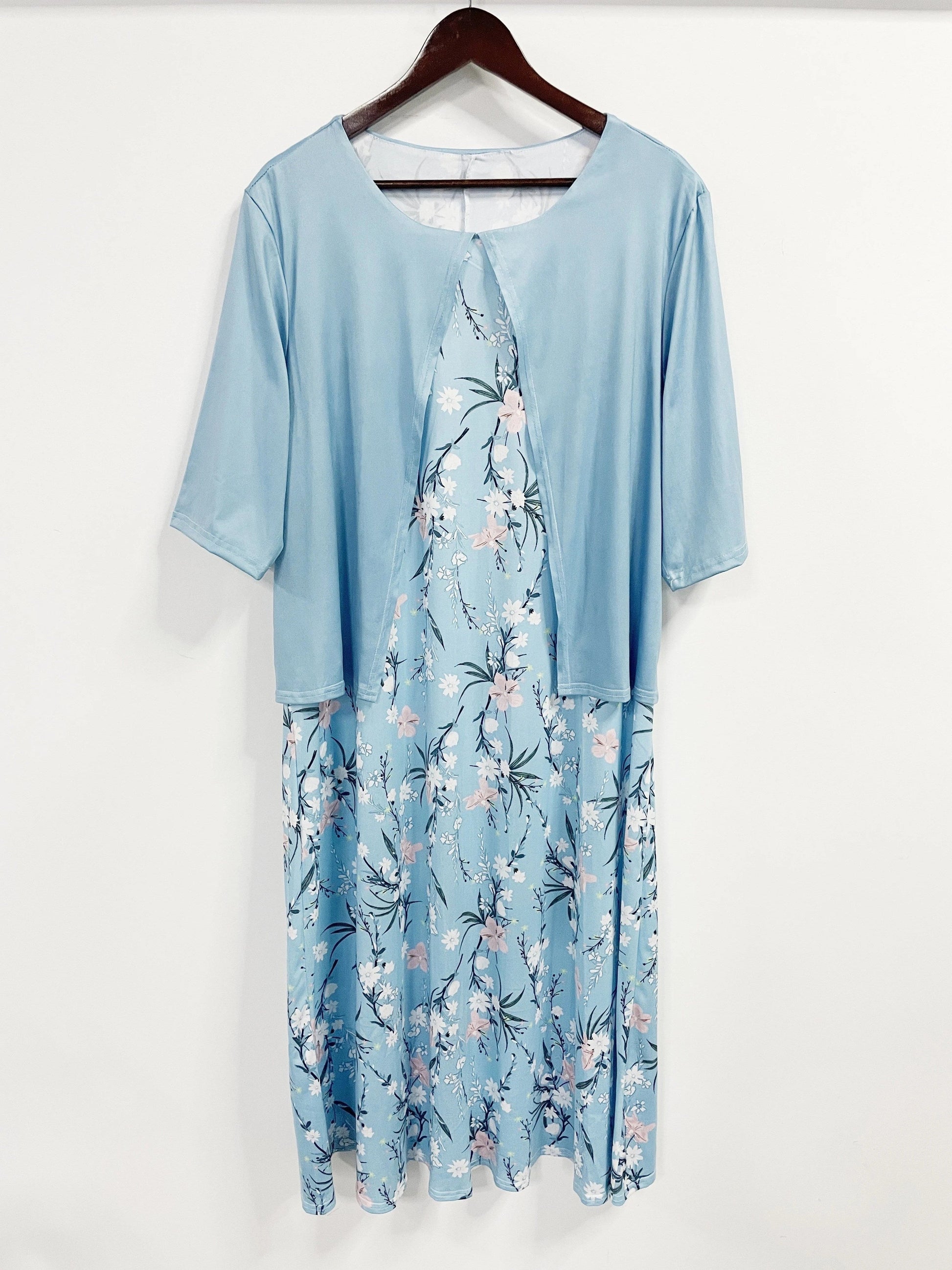 Women's Sky Blue Floral Midi Casual Dress - Pocket detail view