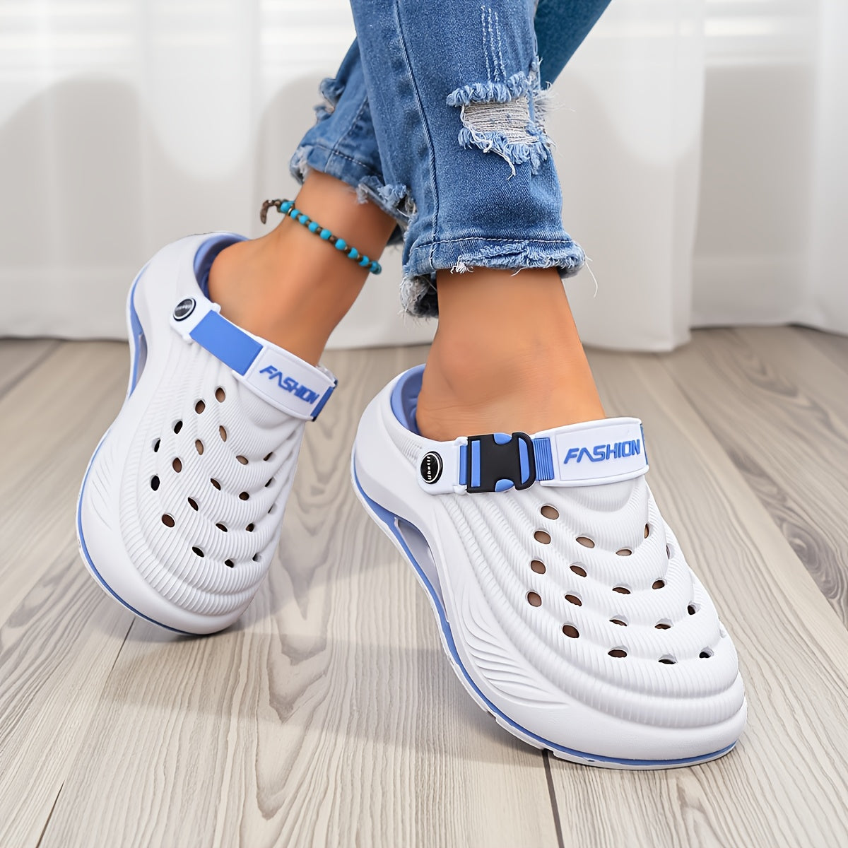 Women's Sneakers – Breathable Mesh Non-Slip Sole for Beach & Water – view 3