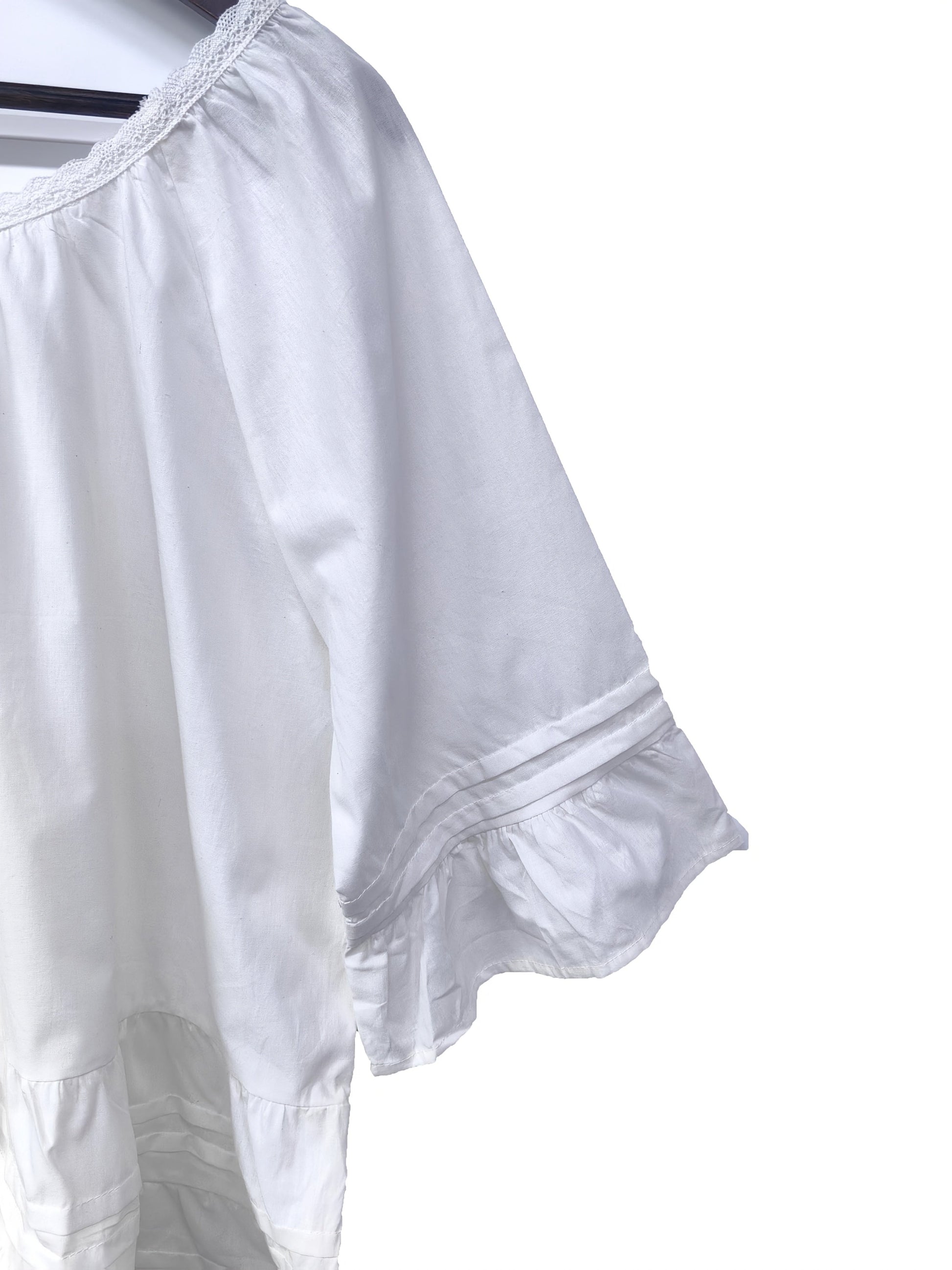 Women's Solid Color Blouse - Scoop Neck Half Sleeve detail view