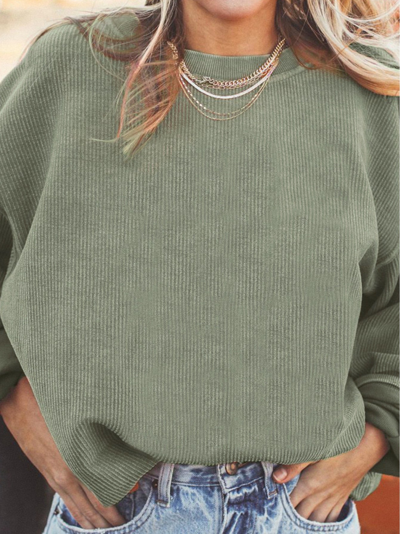 Women's Solid Color Crewneck Sweatshirt - Crew Neck Long Sleeve detail view