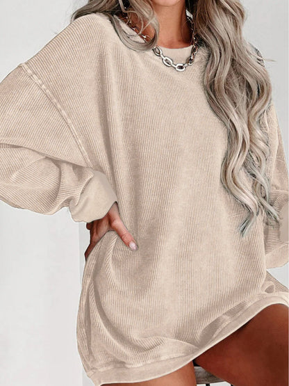 Women's Solid Color Crewneck Sweatshirt - Crew Neck Long Sleeve detail view
