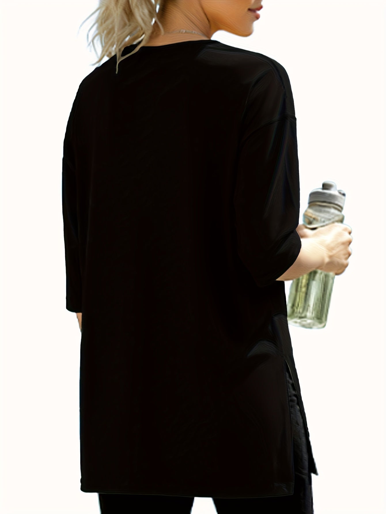 Women's Solid Color T-Shirt - 3-Pack V-Neck Three-Quarter Sleeve detail view