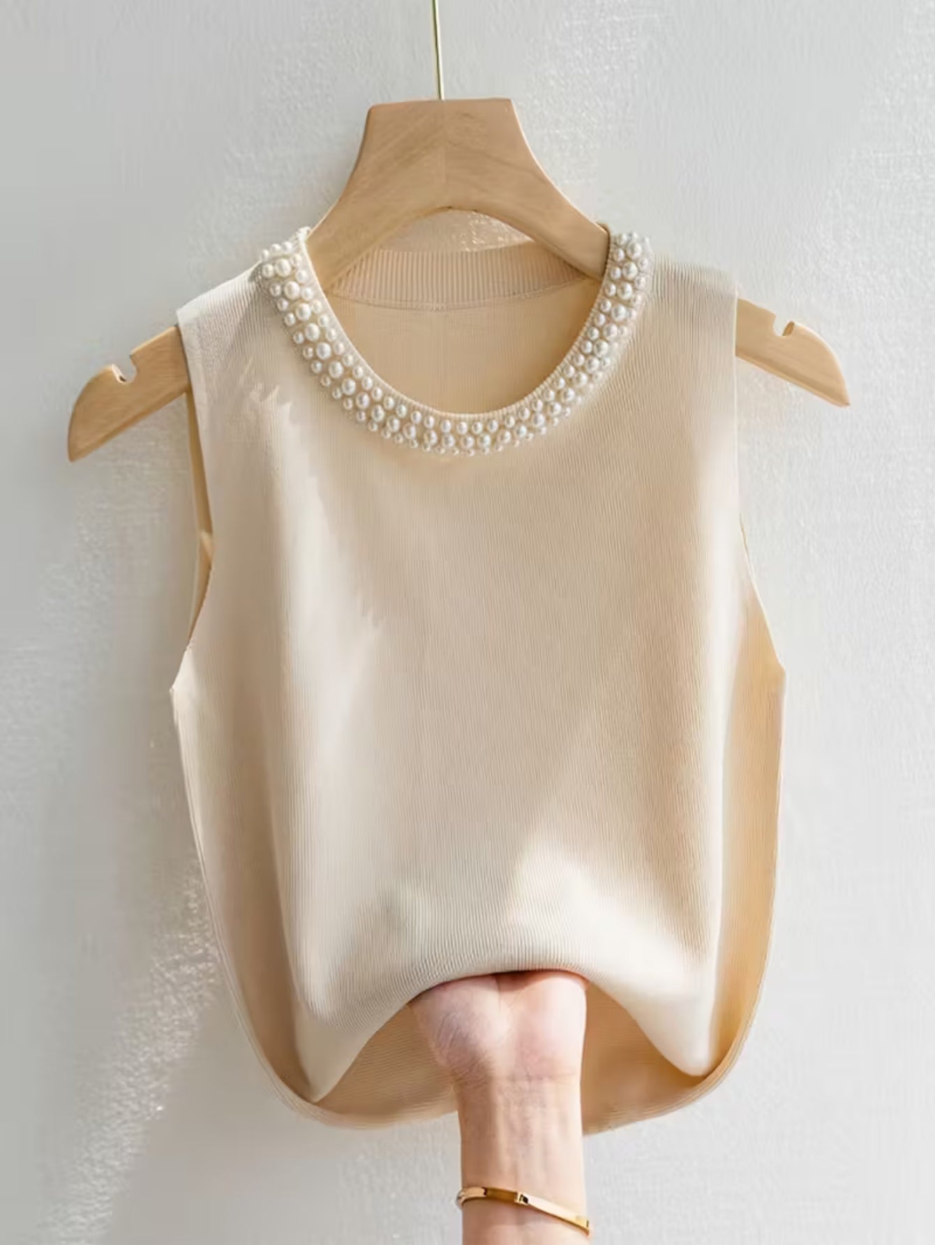 Women's Solid Color Tank Top - Crew Neck Sleeveless – White / Pink detail view
