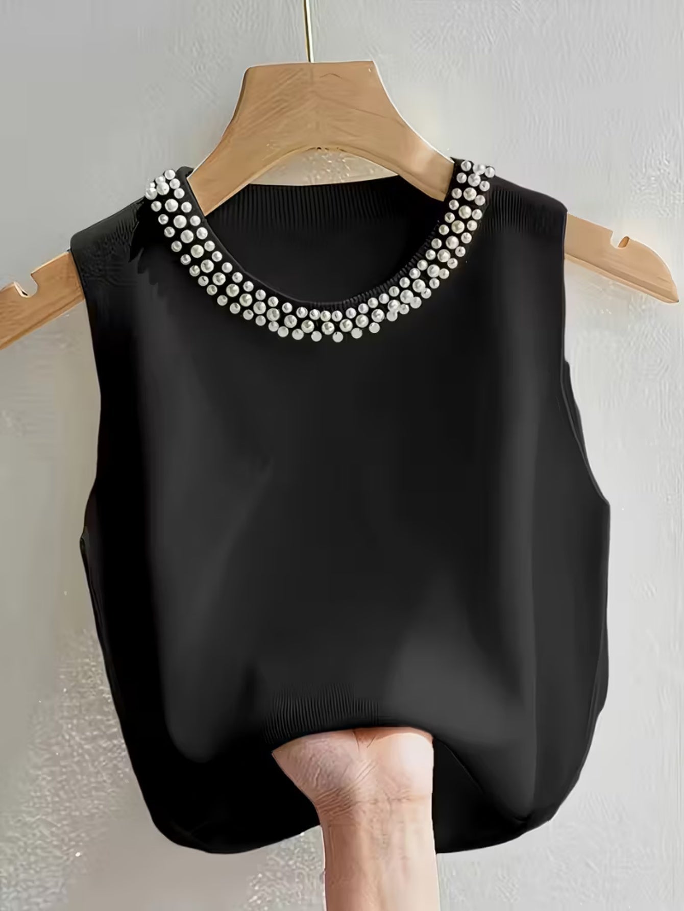 Women's Solid Color Tank Top - Crew Neck Sleeveless – White / Pink – view 14