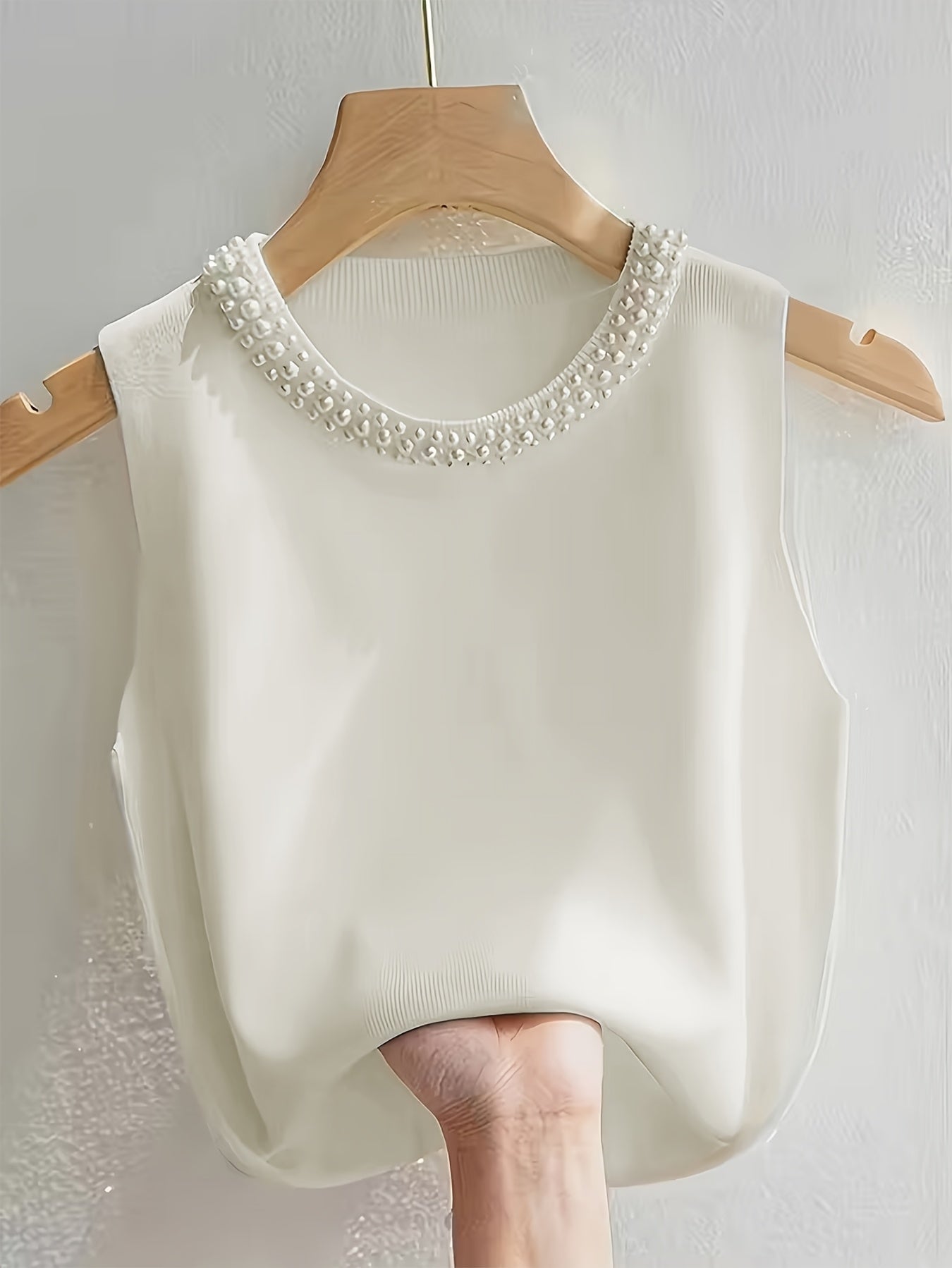 Women's Solid Color Tank Top - Crew Neck Sleeveless – White / Pink – White option – view 4