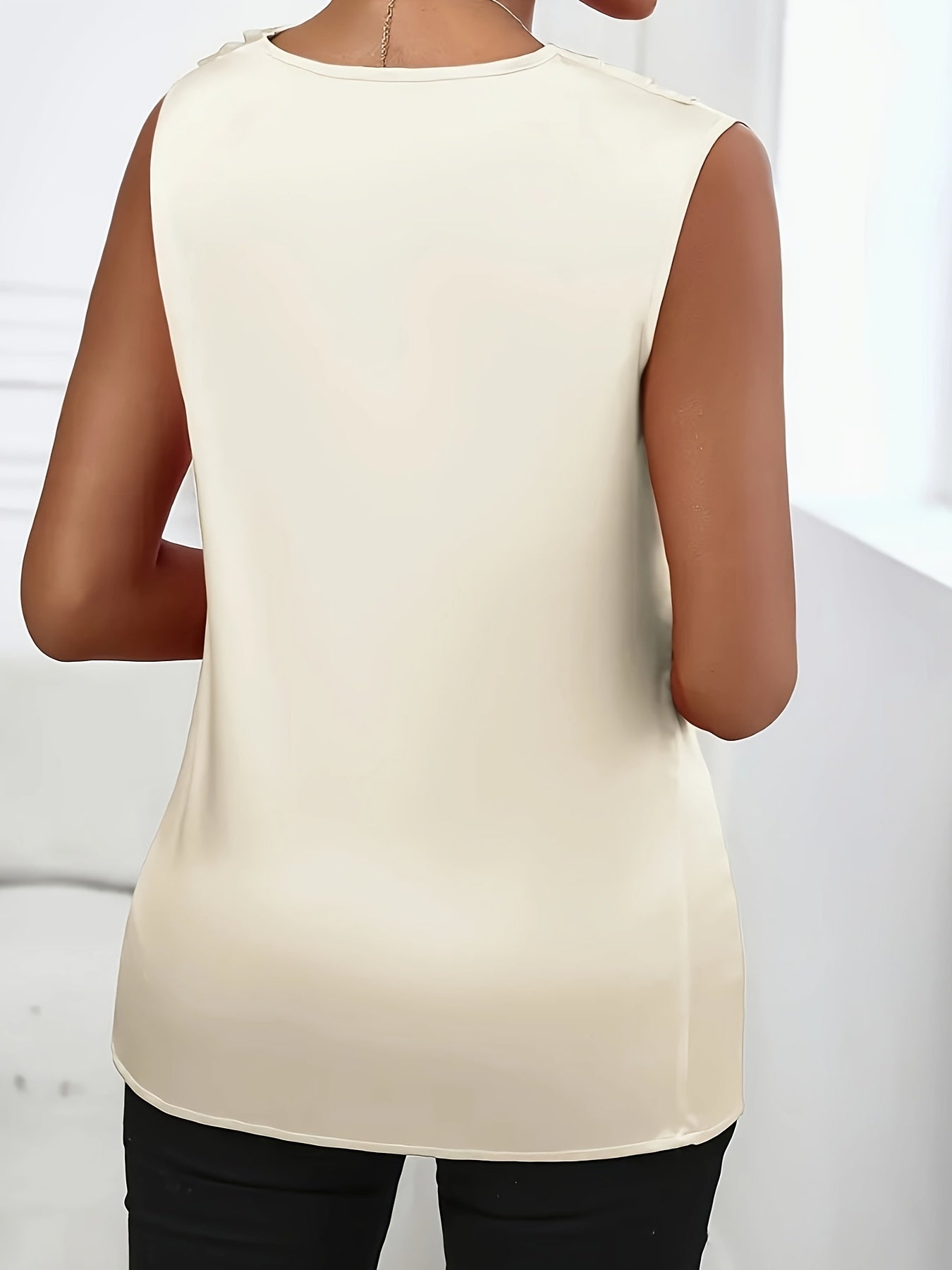 Women's Textured Tank Top - Classic Neck – Regular fit detail view