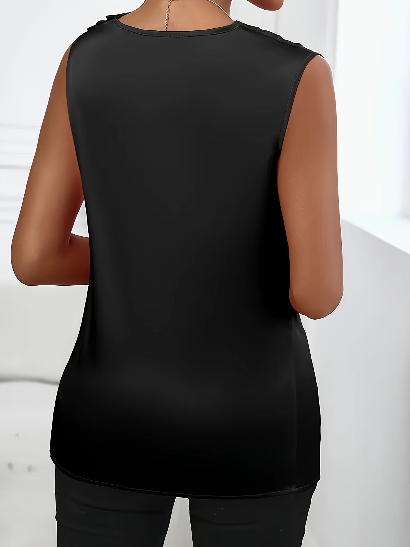 Women's Textured Tank Top - Classic Neck – Regular fit detail view