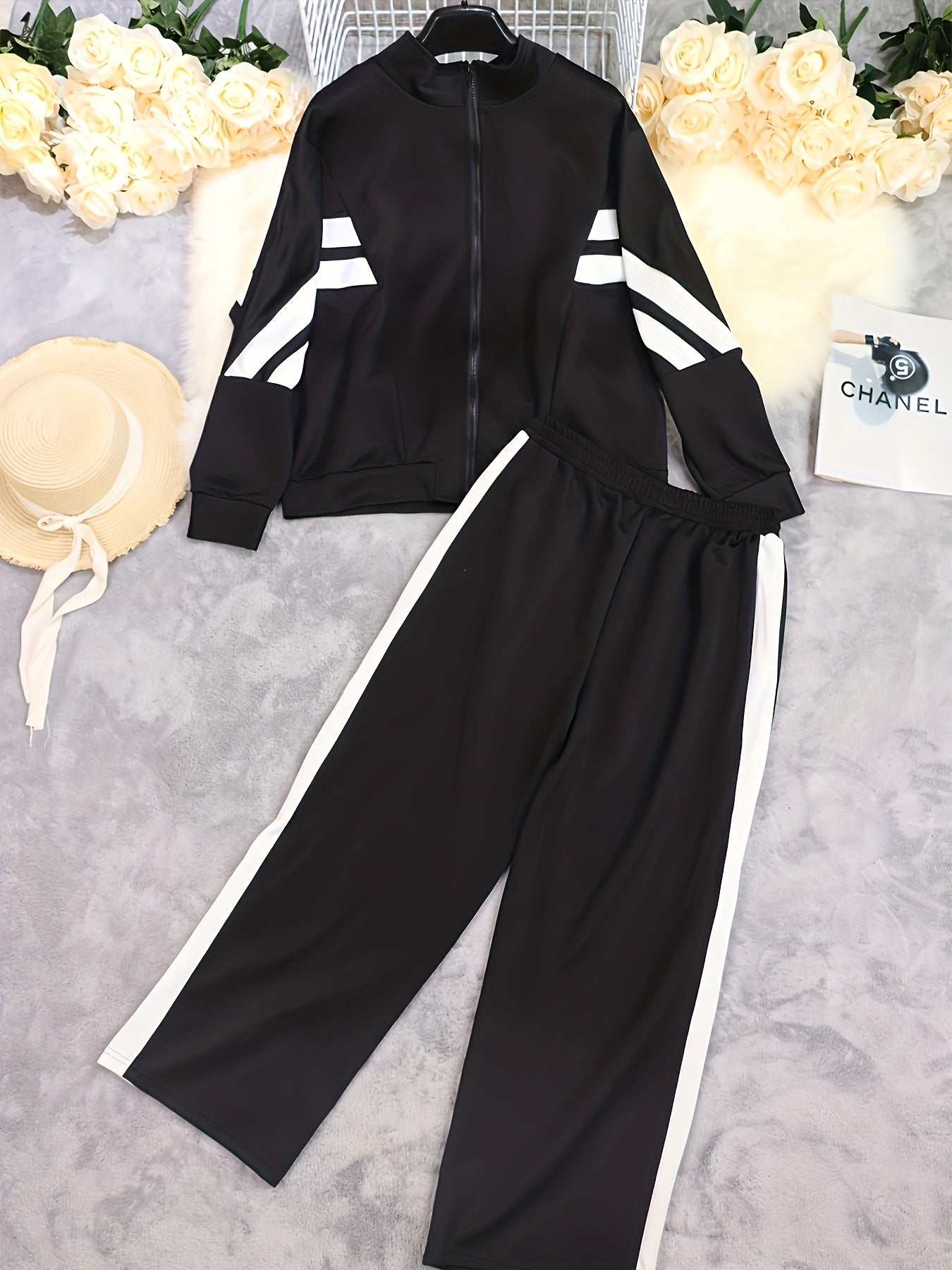 Women's Tracksuit Set - Active Printed Style 31 detail view