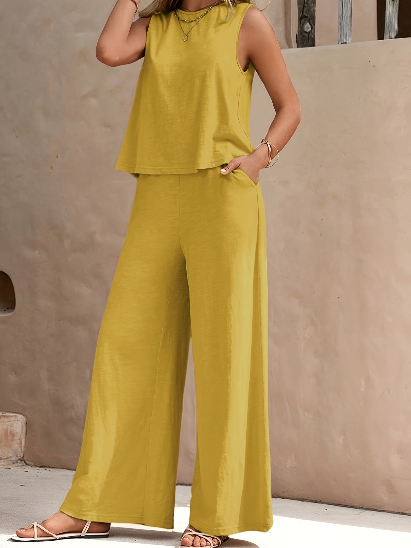 Women's Two-Piece Outfit Set - Wide-Leg – Apricot / Yellow detail view