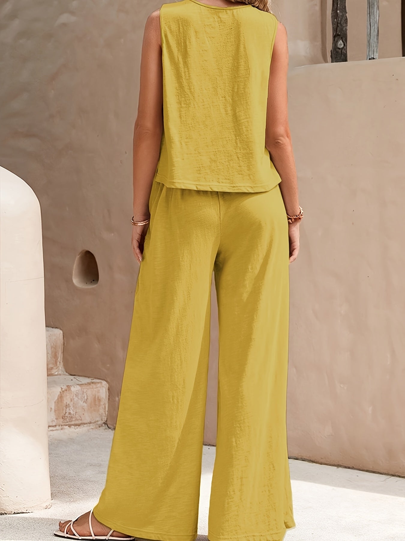Women's Two-Piece Outfit Set - Wide-Leg – Apricot / Yellow detail view