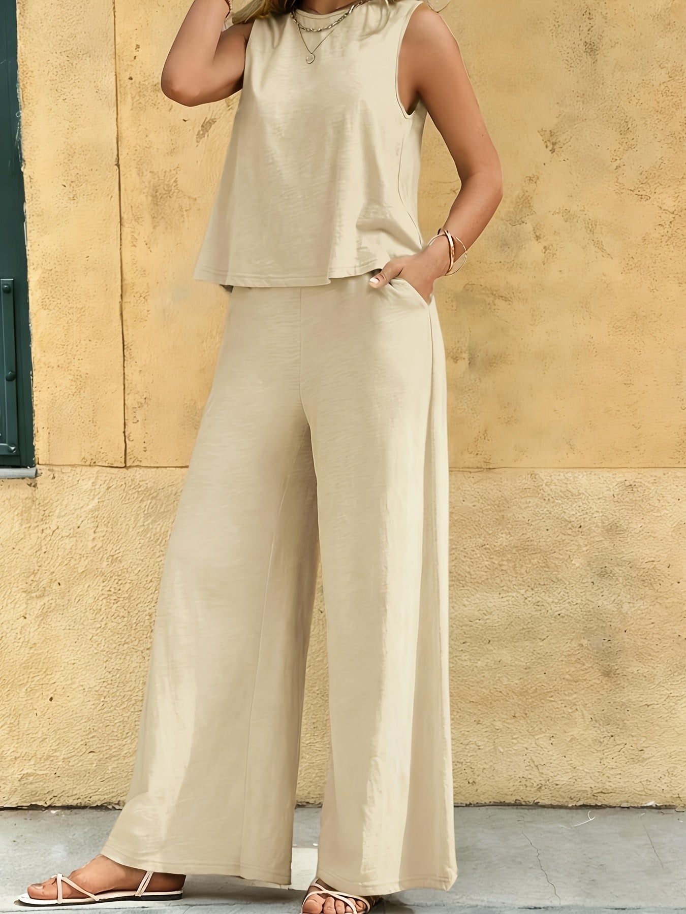 Women's Two-Piece Outfit Set - Wide-Leg – Apricot / Yellow detail view