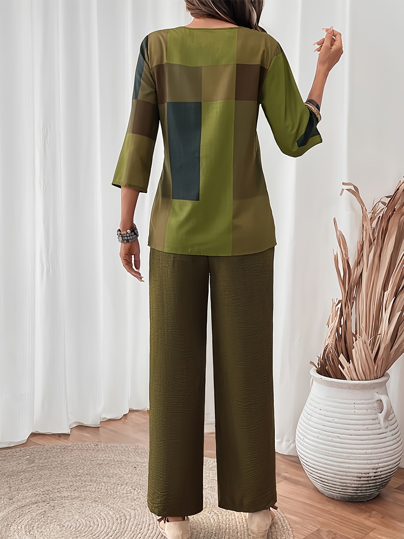 Women's Two-Piece Pants Set - Casual Printed Style 32 detail view