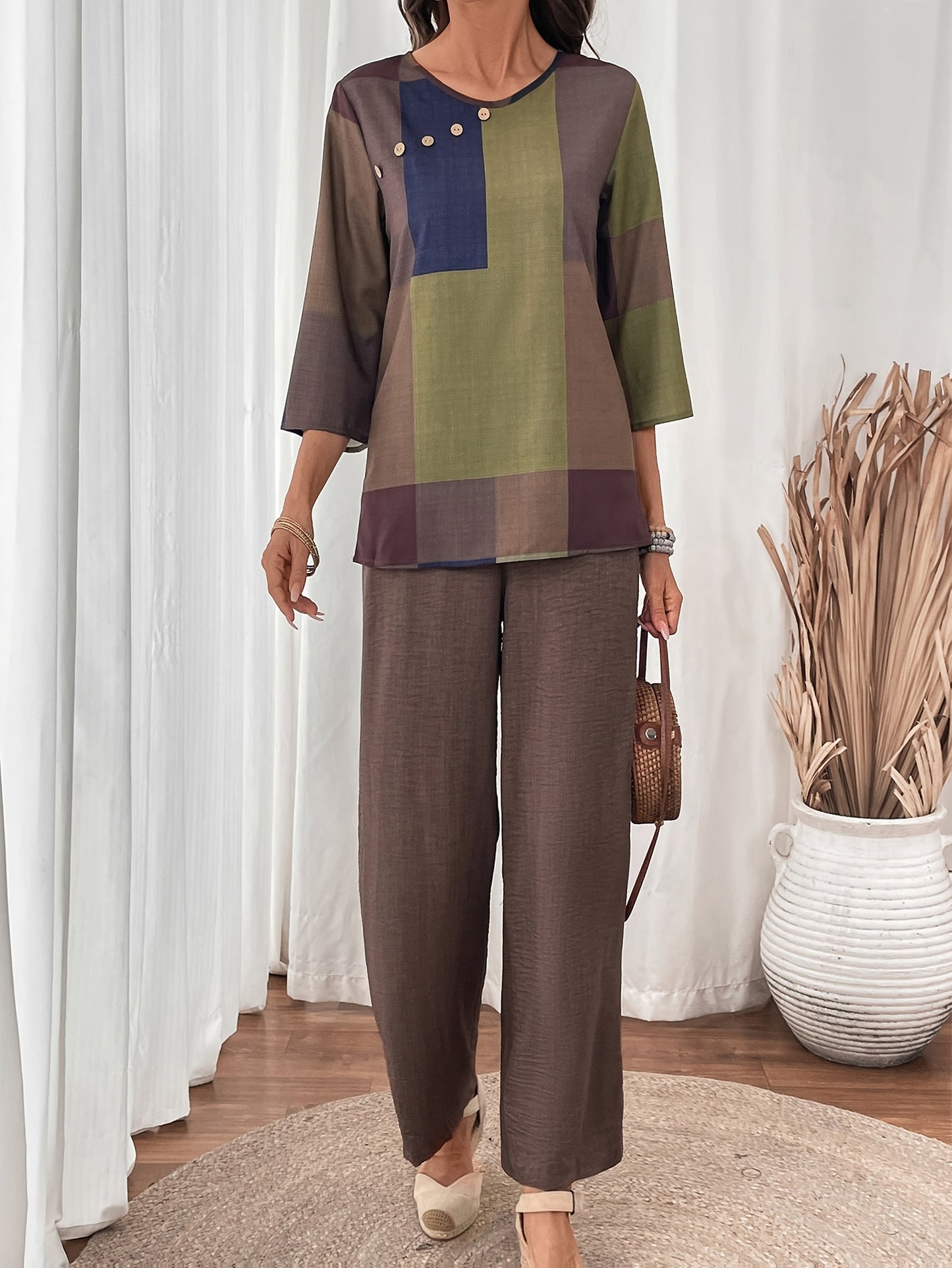 Women's Two-Piece Pants Set - Casual Printed Style 32 detail view