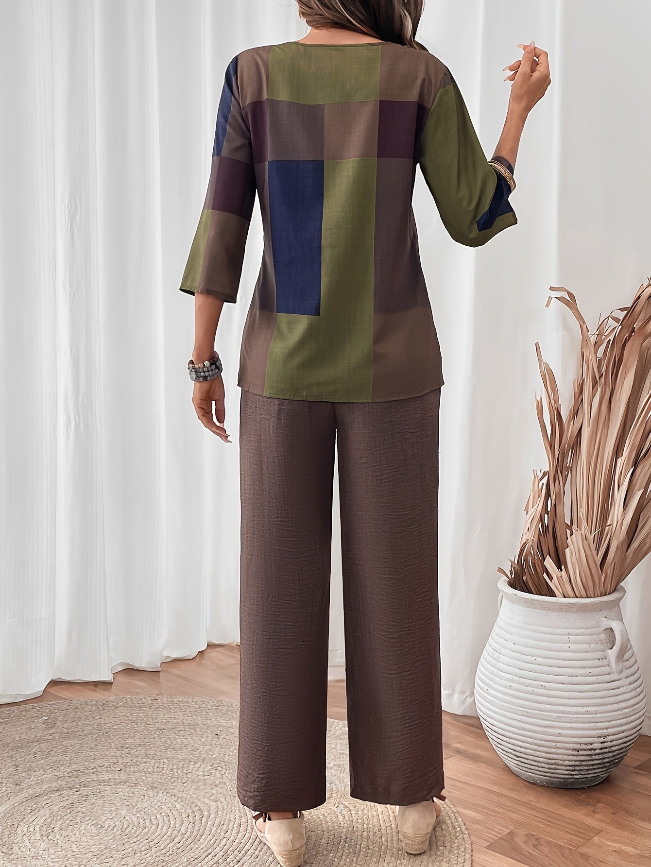 Women's Two-Piece Pants Set - Casual Printed Style 32 detail view