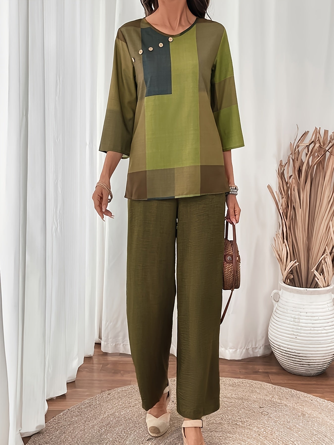 Women's Two-Piece Pants Set - Casual Printed Style 32 detail view