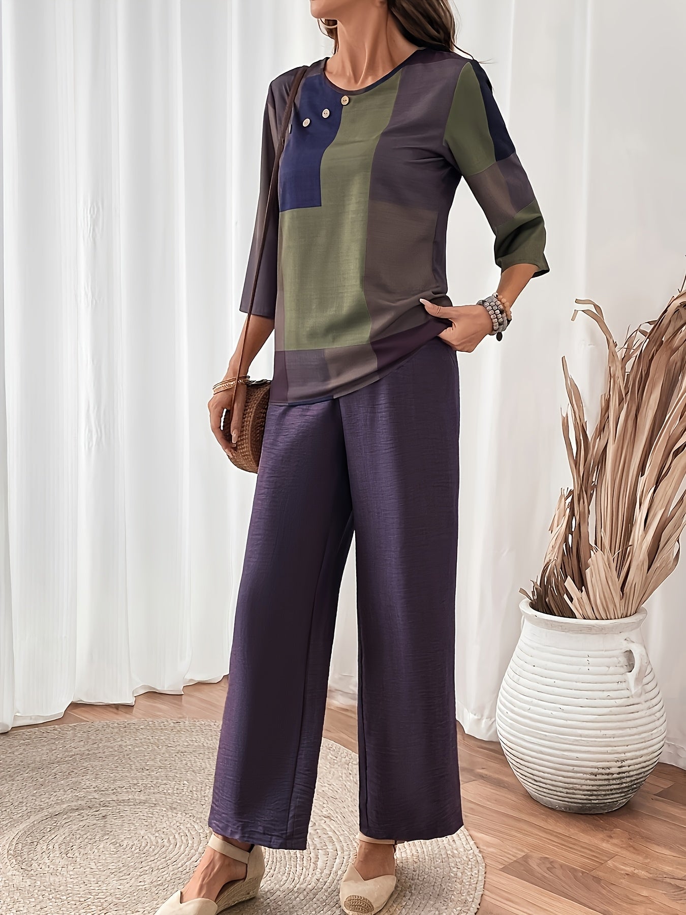 Women's Two-Piece Pants Set - Casual Printed Style 32 detail view