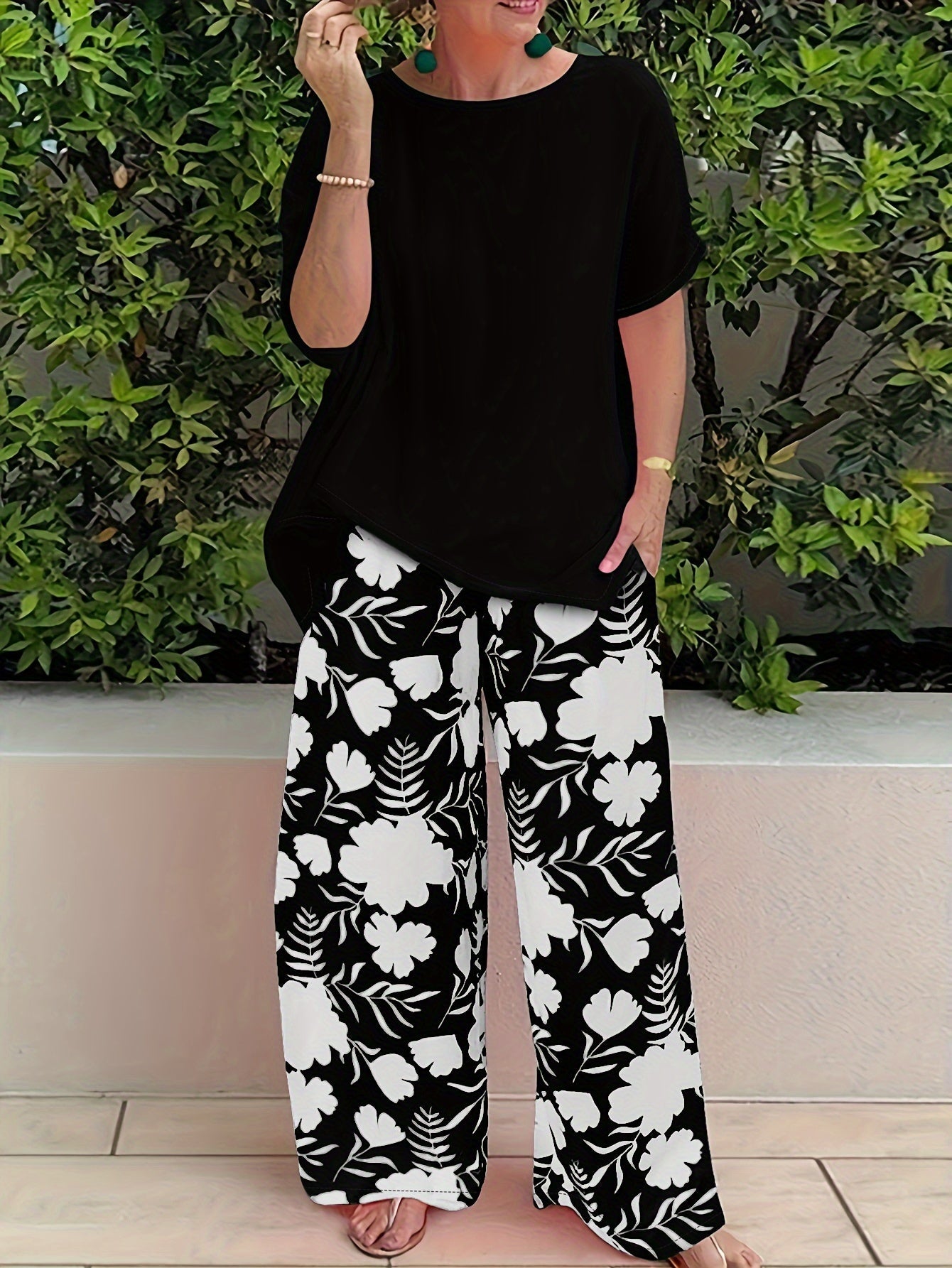 Women's Two-Piece Pants Set - Floral Print Casual Matching Outfit – Blue / Black detail view