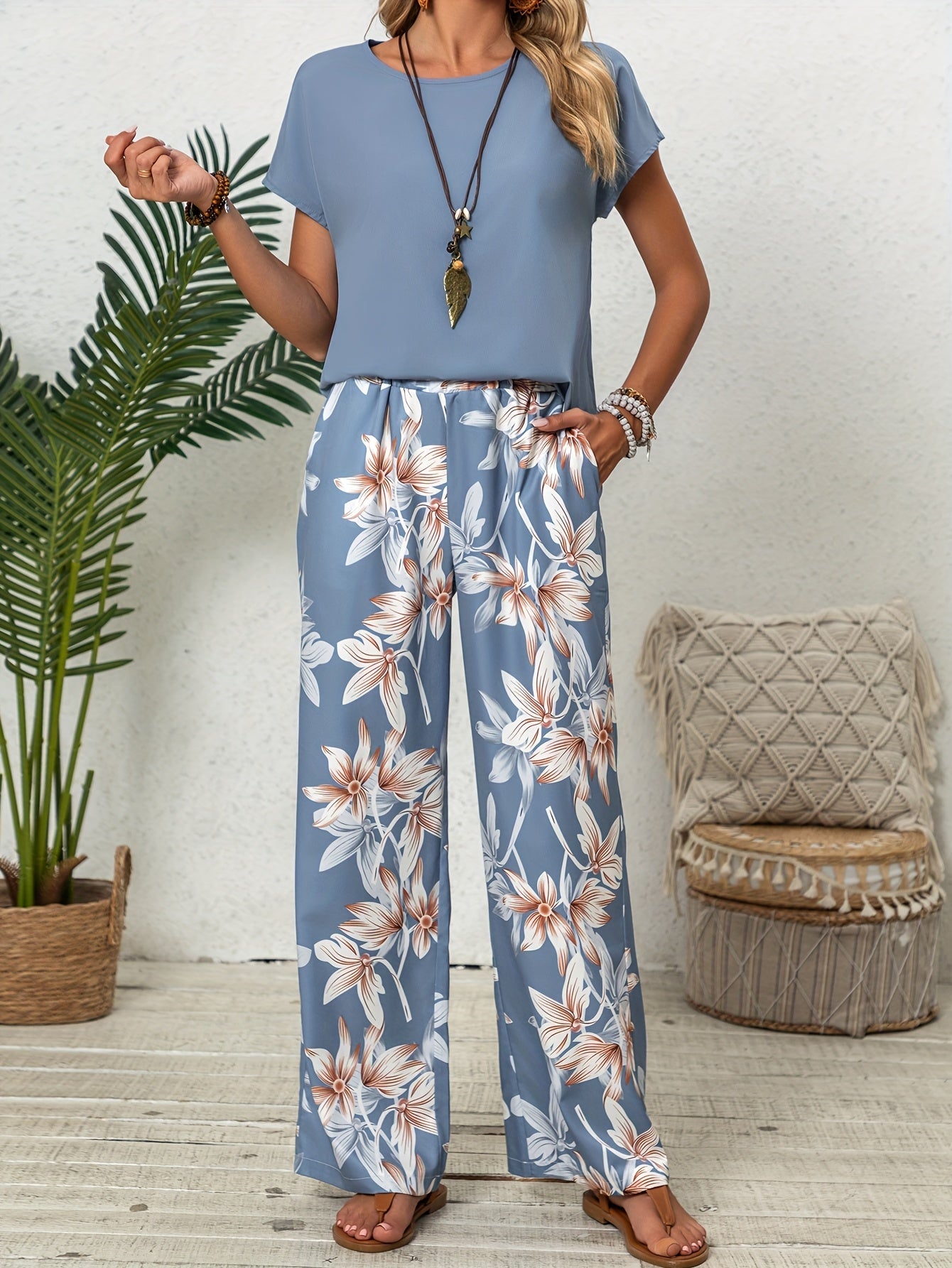 Women's Two-Piece Pants Set - Floral Print Casual Matching Outfit – Sizes S–M detail view
