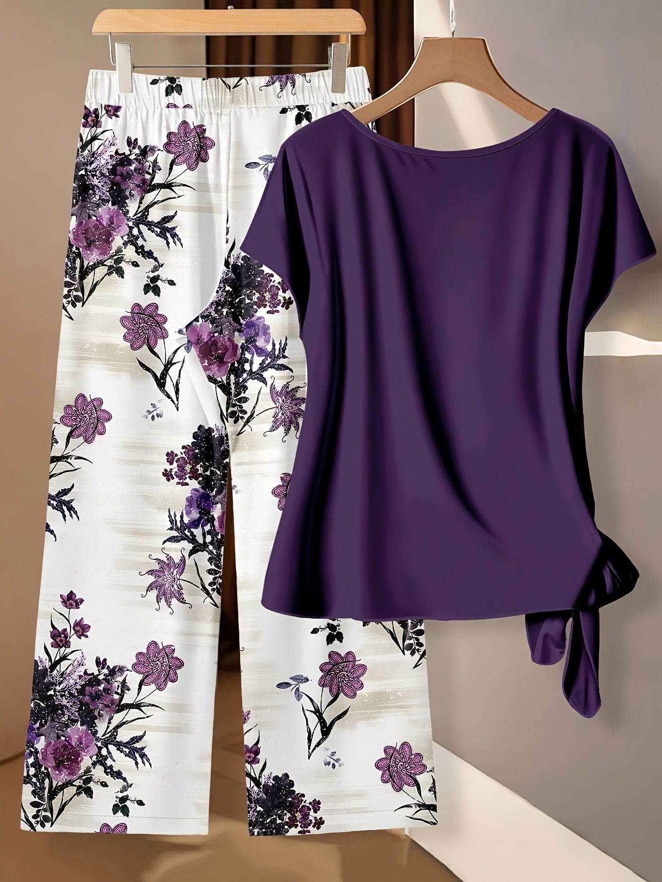 Women's Two-Piece Pants Set - Floral Print – Purple Graphic Design 53093 – view 2