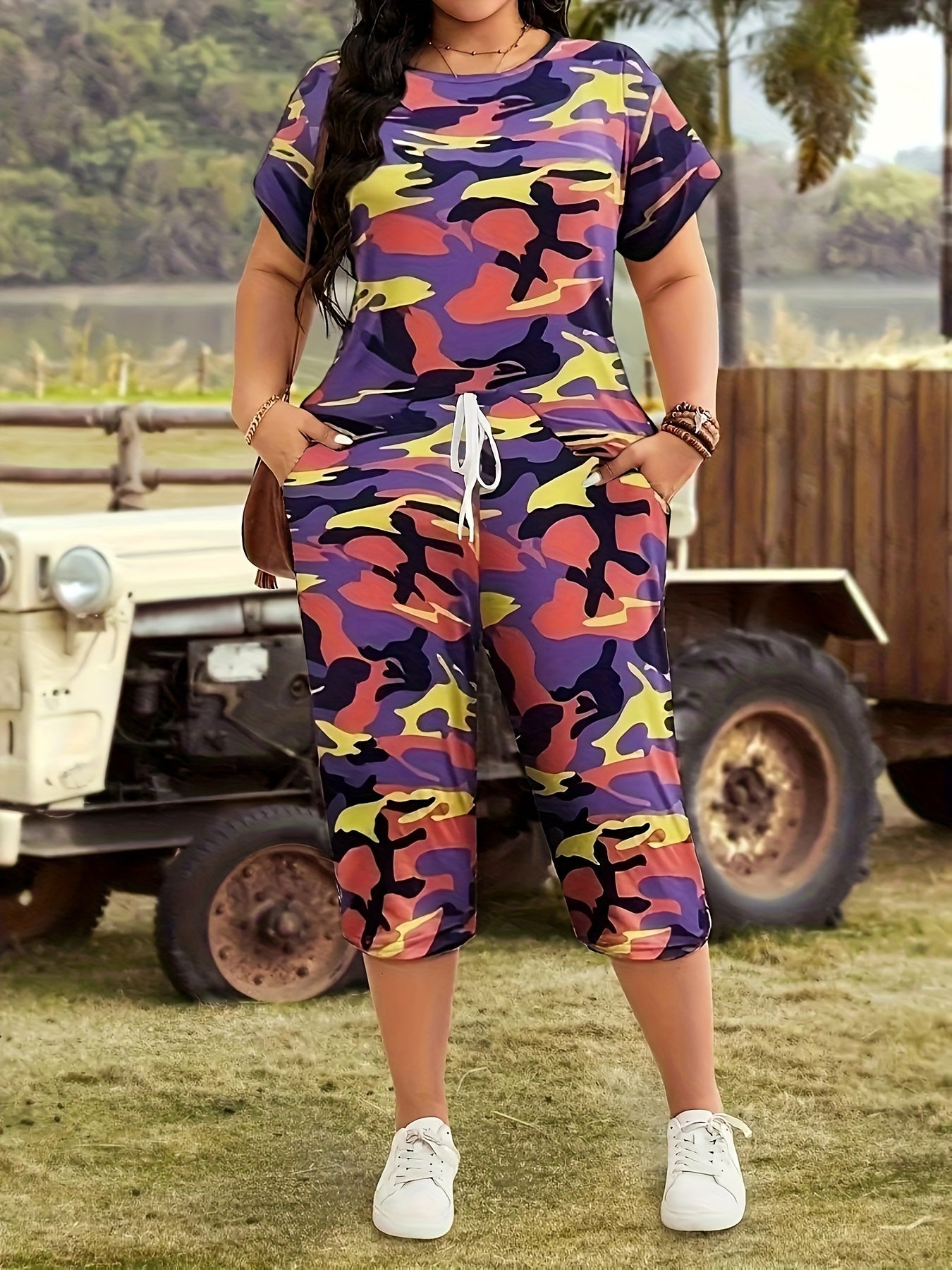 Women's Two-Piece Pants Set - Graphic Print – 30-Variant Selection – Green option – view 2