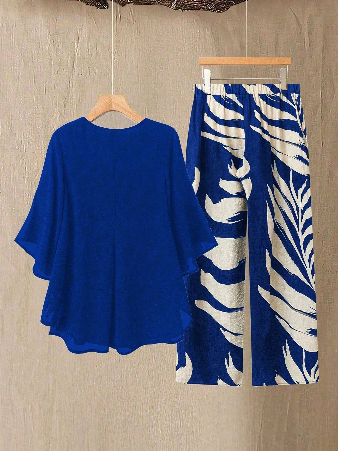 Women's Two-Piece Pants Set - Graphic Print – 5-Color Selection detail view