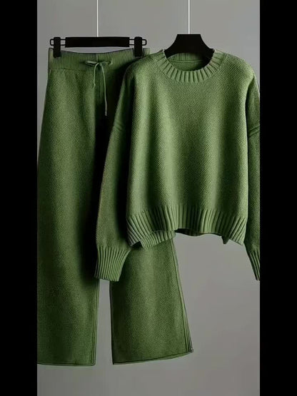Women's Two-Piece Pants Set - Knit Business Matching Look detail view