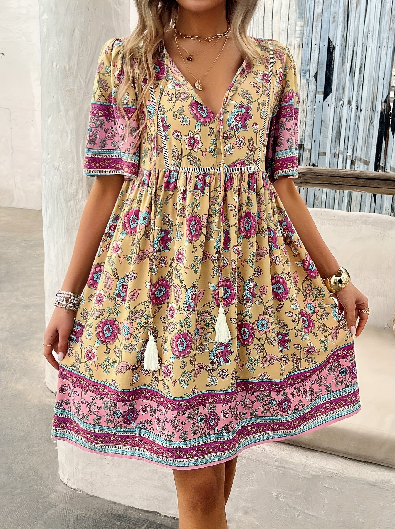 Women's V-Neck Maxi Casual Dress - Puff Sleeve detail view