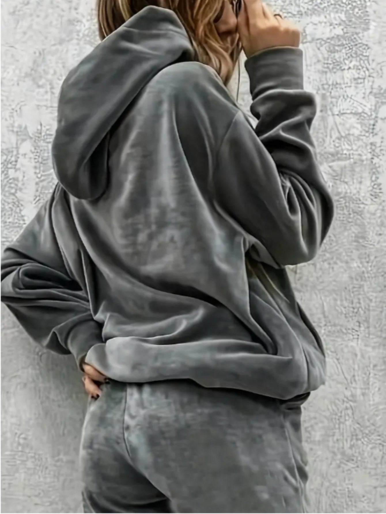 Women's Velvet Tracksuit Set - Hoodie and Sweatpants detail view