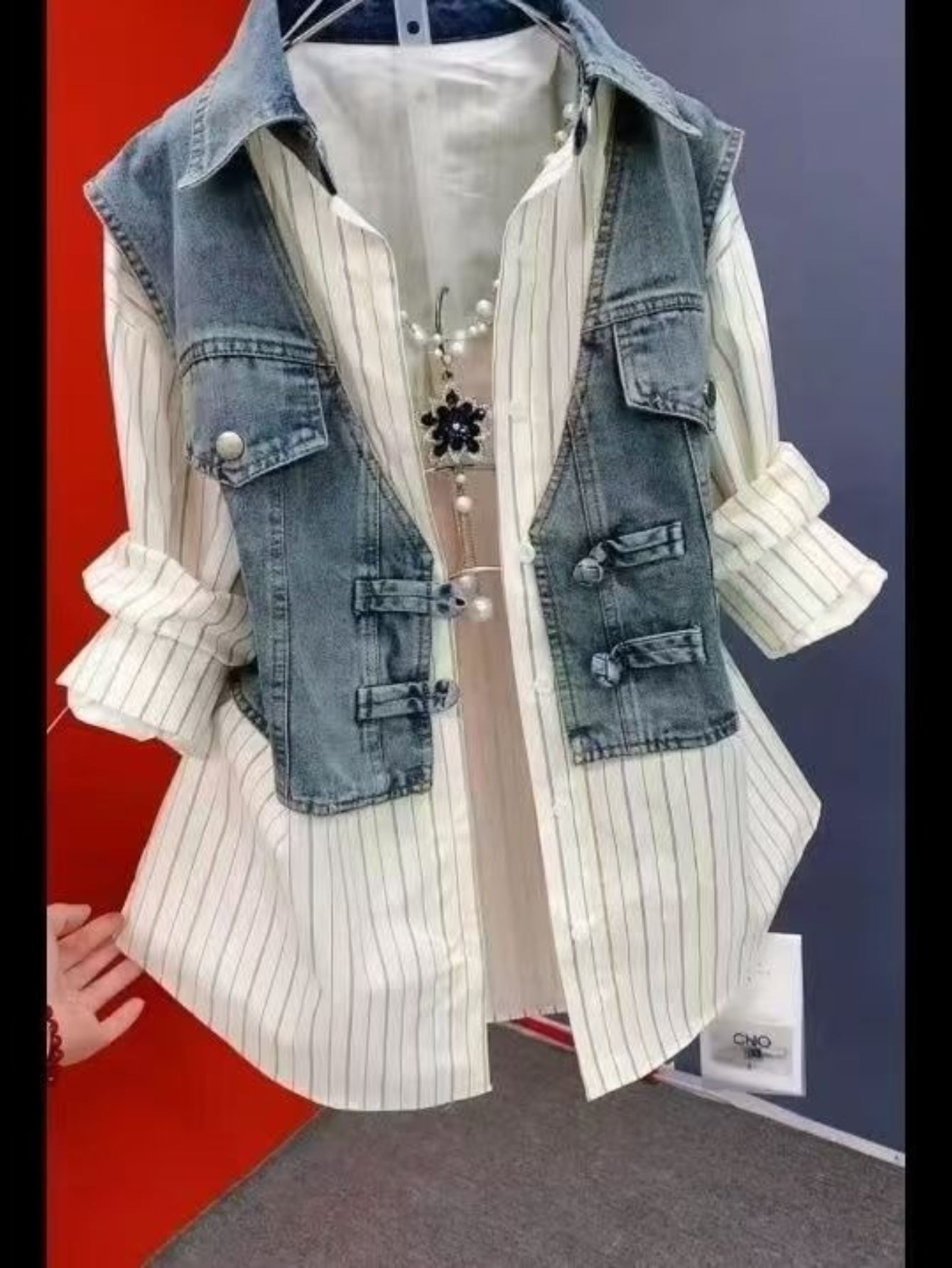 Women's Versatile Denim Zip-Up Shacket detail view