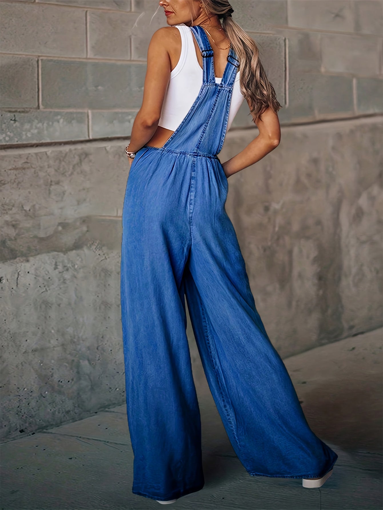 Women's Wide Leg Jeans - Black Pocket Detail detail view