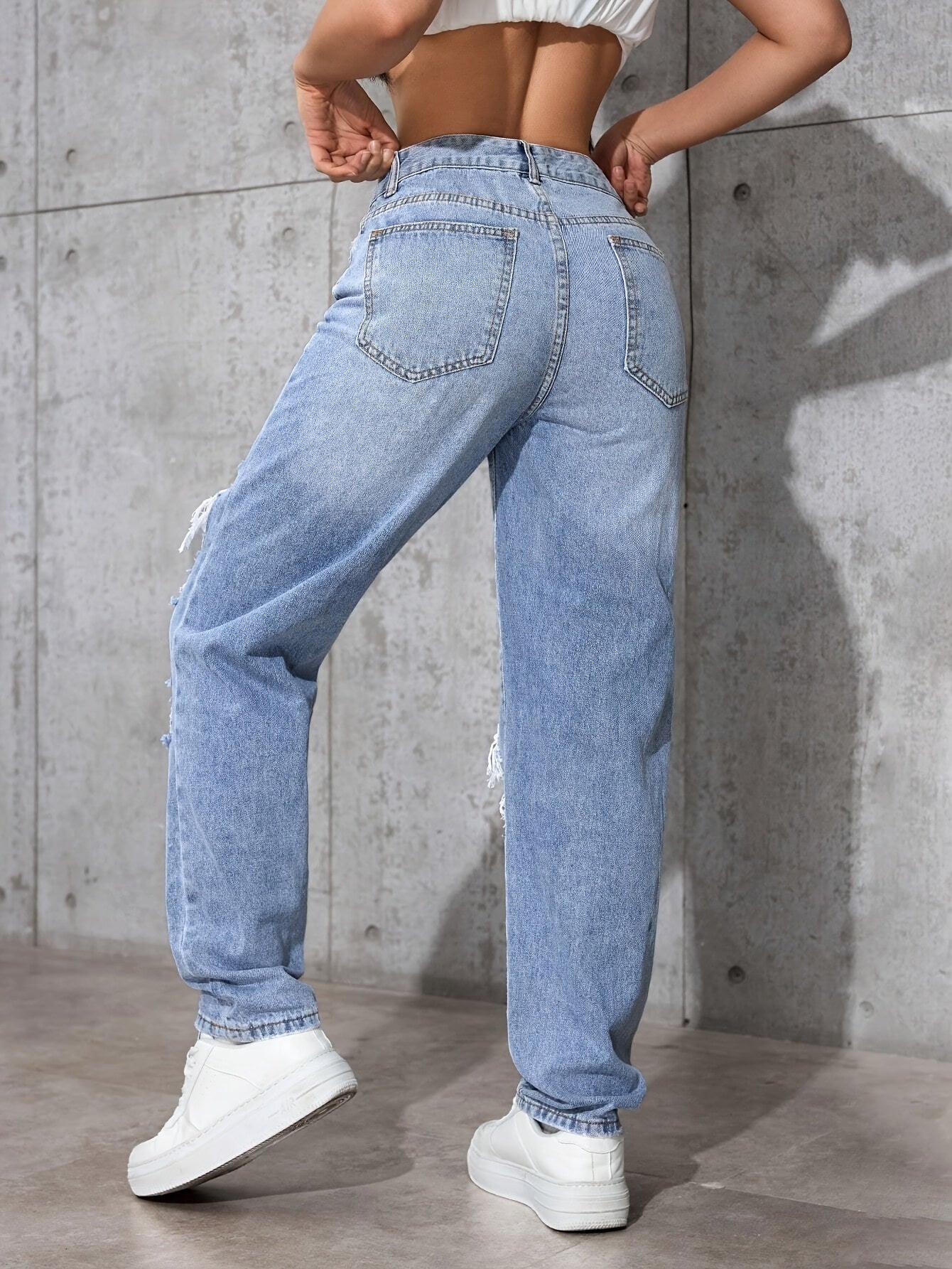 Women's Wide Leg Jeans - Blue Distressed detail view