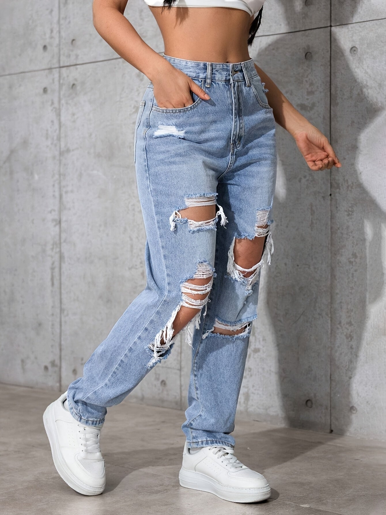 Women's Wide Leg Jeans - Blue Distressed detail view