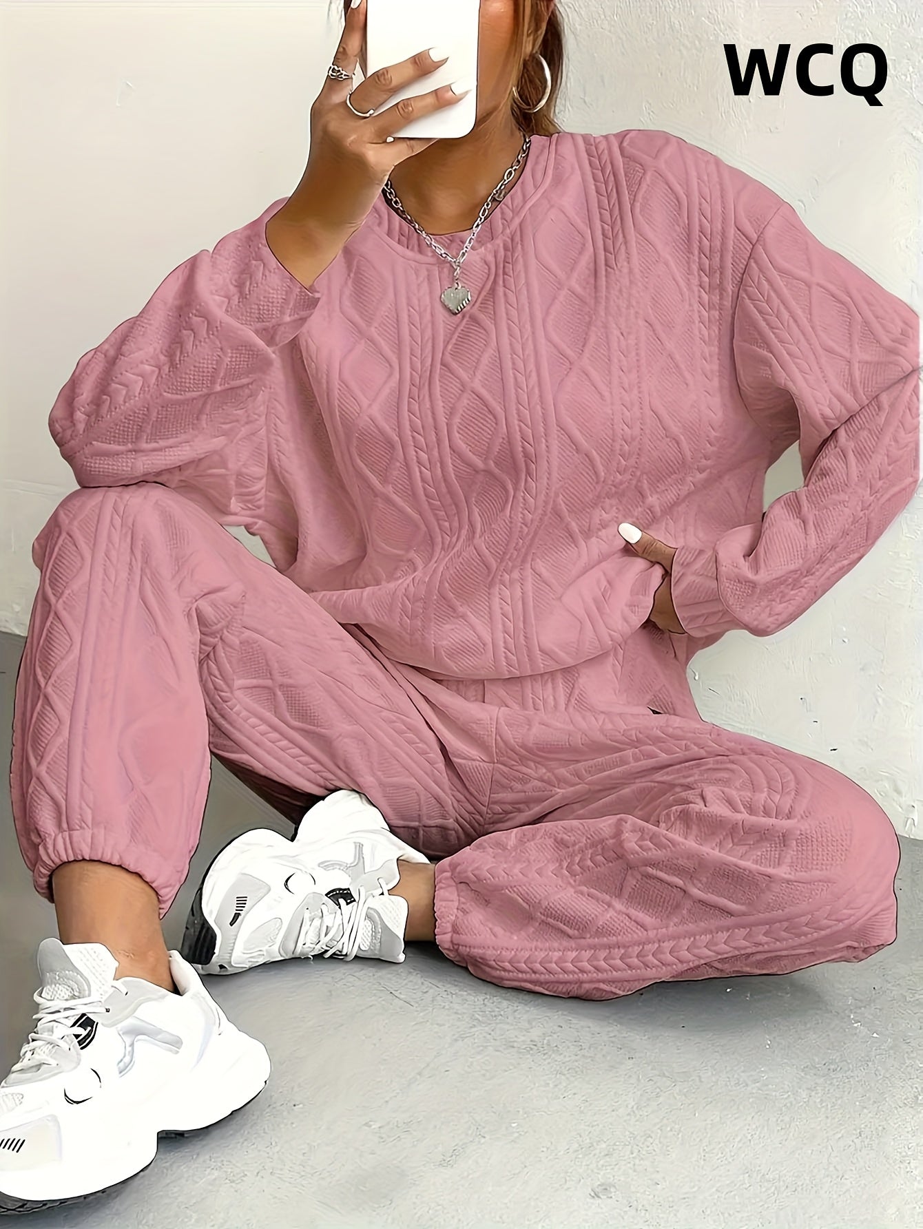 Women's Winter Sweatsuit Set - Solid Color Cozy Casual Matching Look detail view